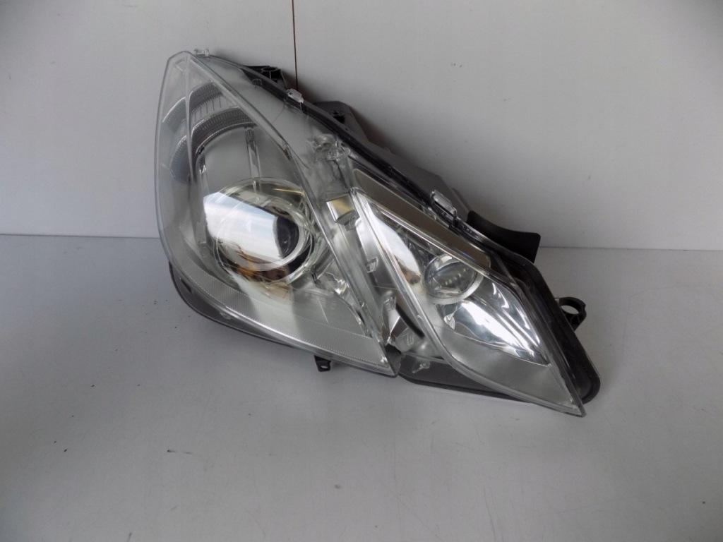 Купить Mercedes e klasa w207 лампа передняя r - 11006