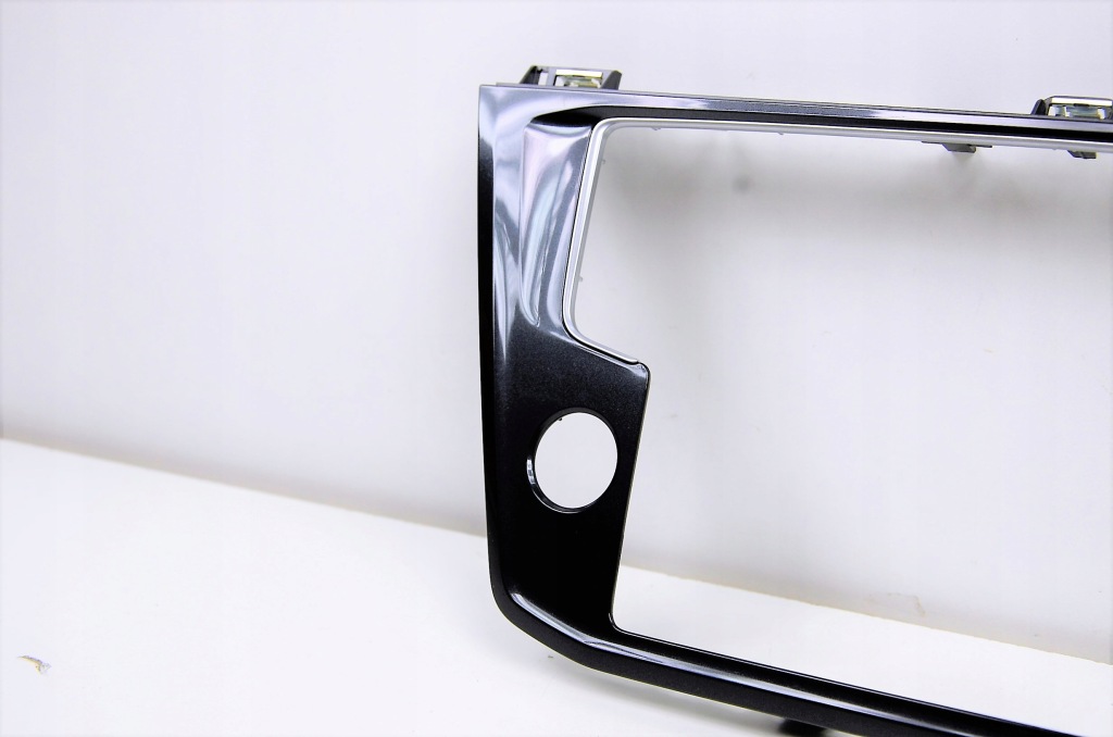 фото №2, Vw tiguan рамка dekor радио 5nb858069c