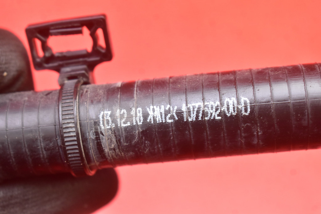 Купити Патрубок шланг труба радіатора 1077592-00-d tesla model 3 17-21