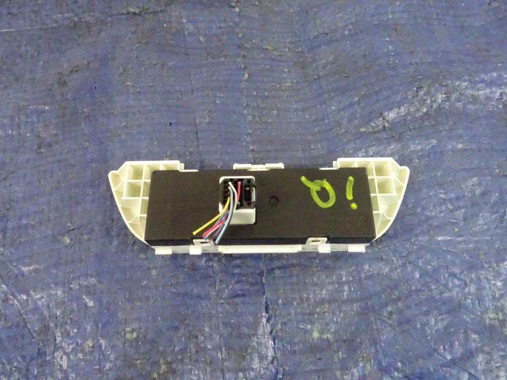 фото №2, Панель дисплей ремней замки toyota iq