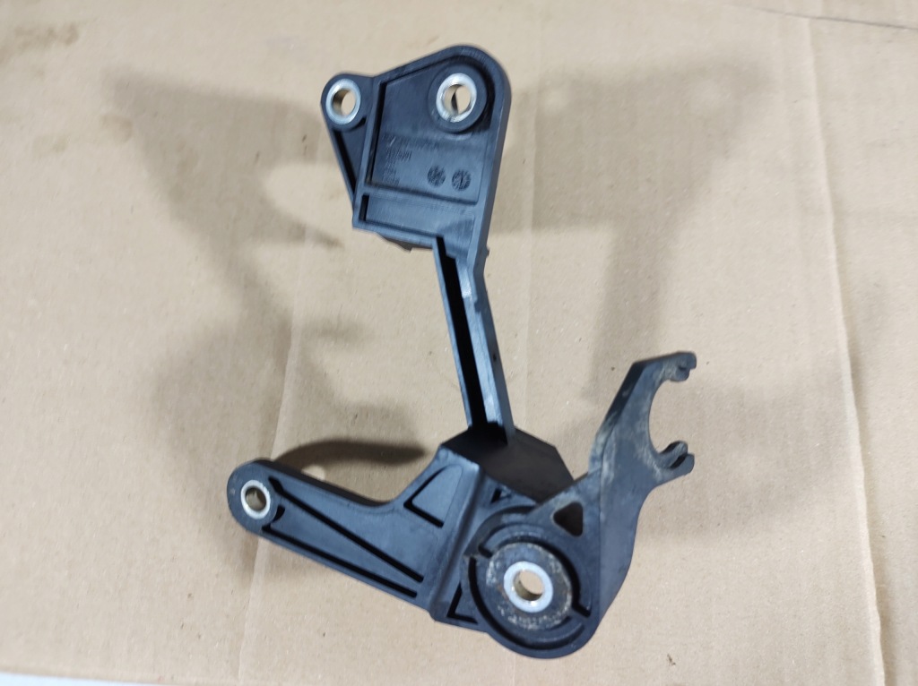 фото №10, Volvo s60 2.0 d2 13- кронштейн тросів 31325391