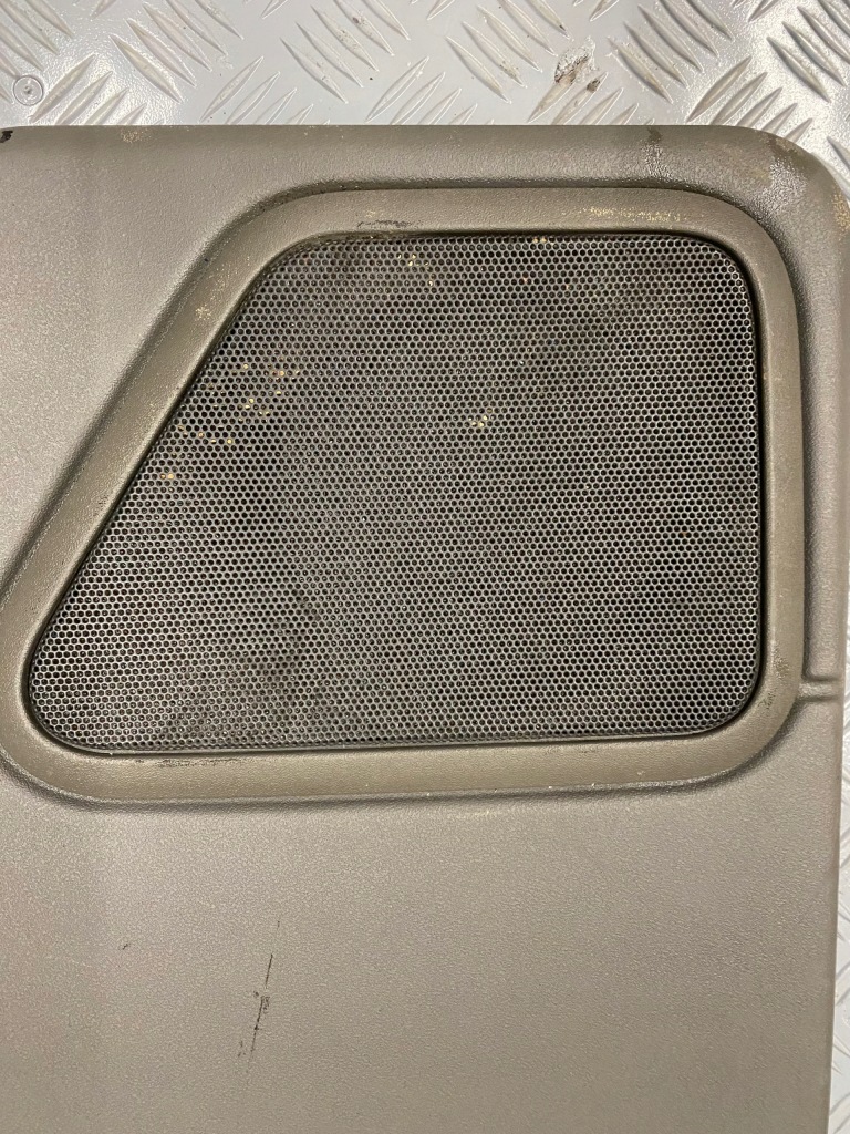 фото №2, Обшивка правий задня land rover discovery ii