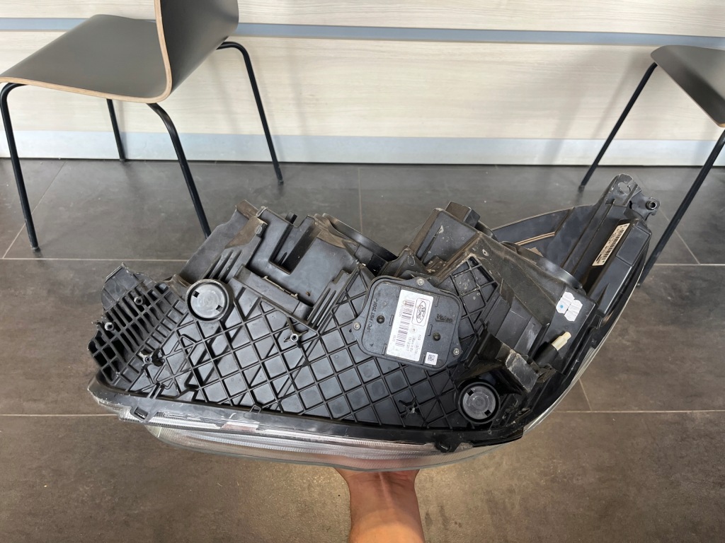 Фара правый  передняя ford kuga mk2 рестайлинг  ксенон led Киев