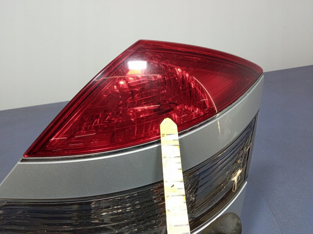 Mercedes s klasa w221 лампа задняя правая задняя a2218200264 Киев