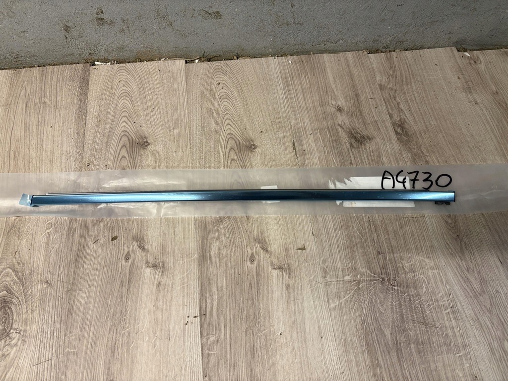 фото №1, Toyota corolla cross молдинг хром верхний дверь правый задняя 75763-16020