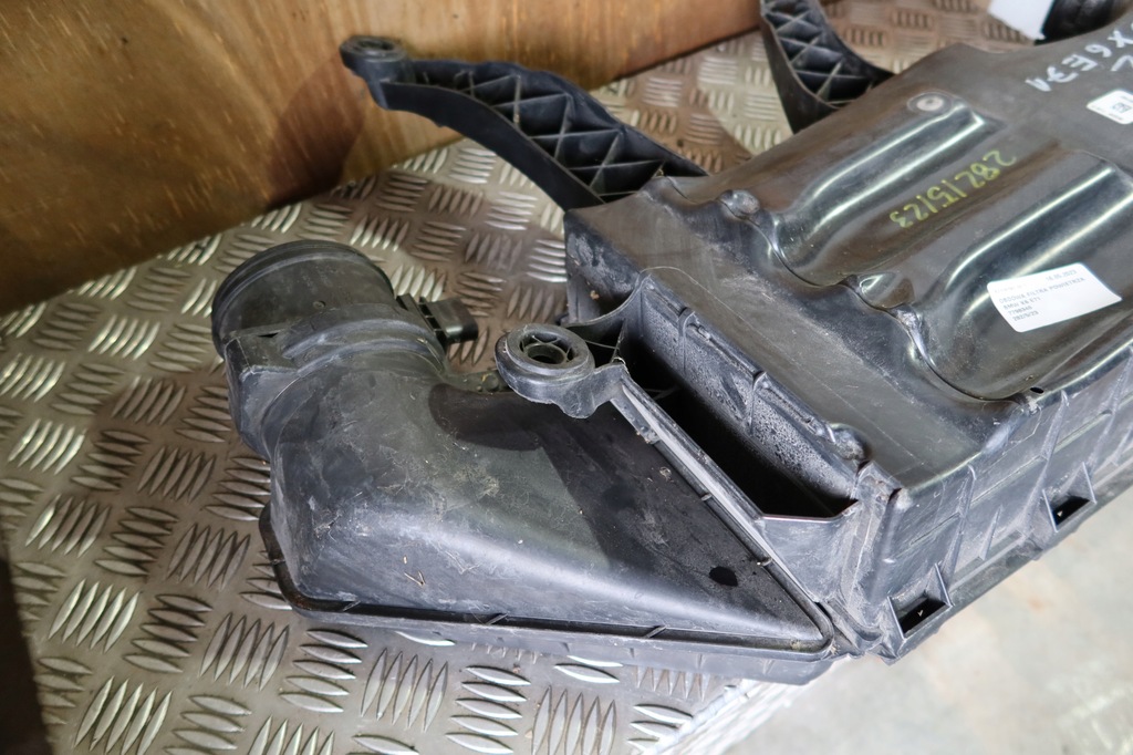 фото №8, Корпус фильтра воздуха bmw x6 e71 7798340