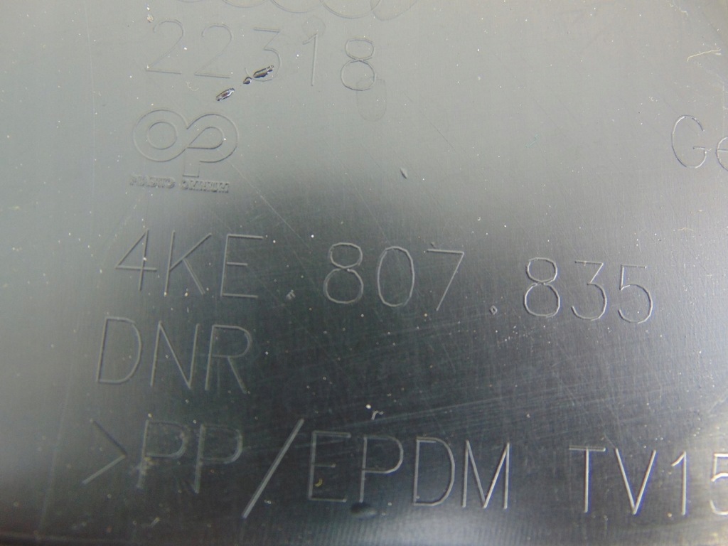 фото №16, Накладка спойлер бампера задня audi e-tron 4ke