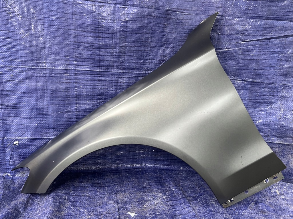 фото №1, Mercedes cklasa w205 левый передний крыло