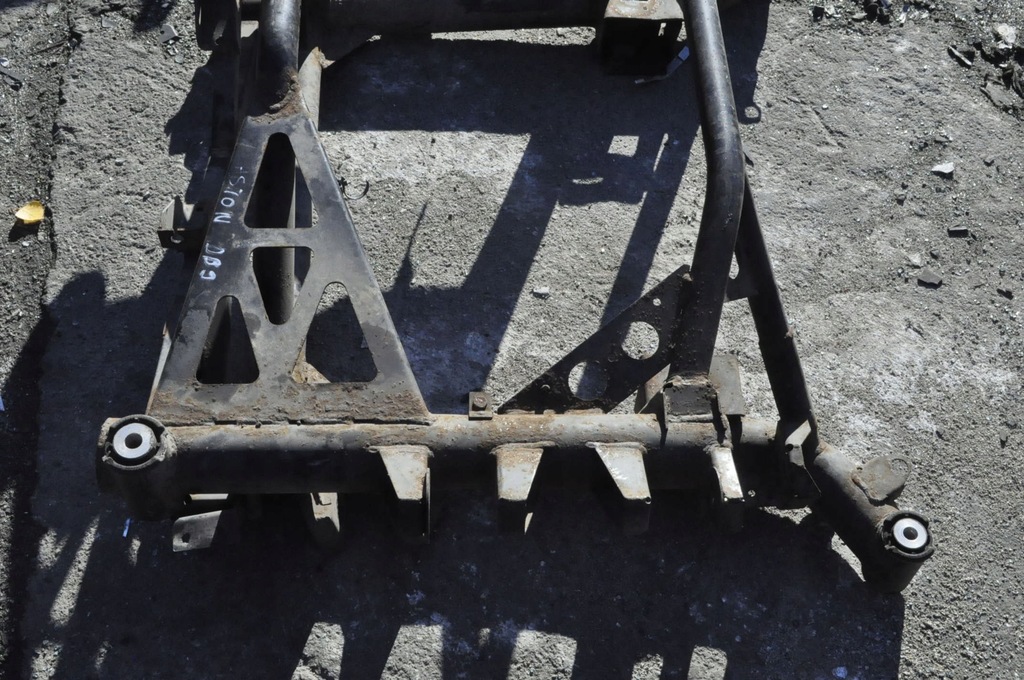 фото №6, Aston martin db9 05r coupe 6.0 v12 450km подрамник балка подвеска задняя задняя