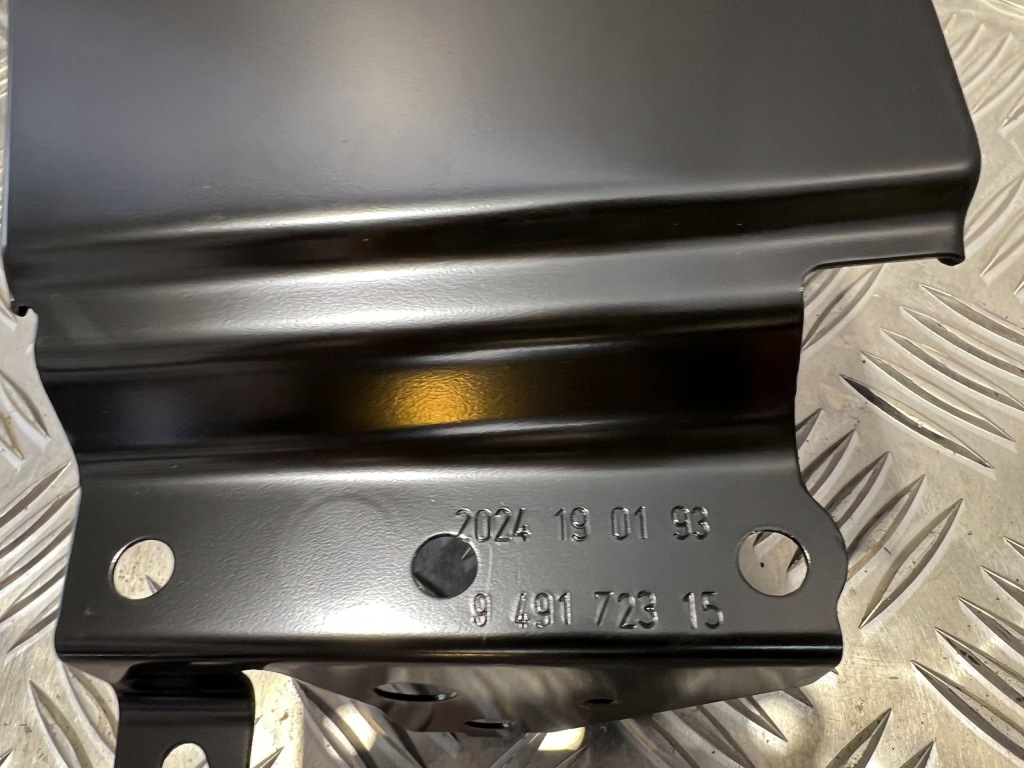 Новый оригинальный крыло  перед передний левое  bmw ix i20 2021- оригинал новый Оригинал