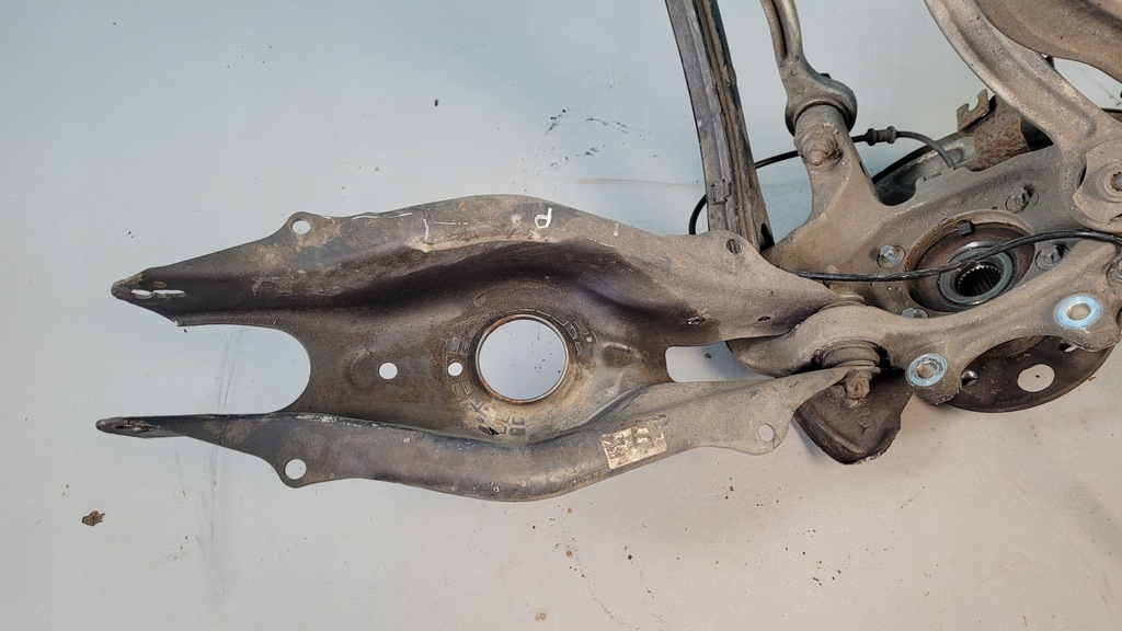 фото №10, W205 c220 поворотний кулак важелі комплект правий задня