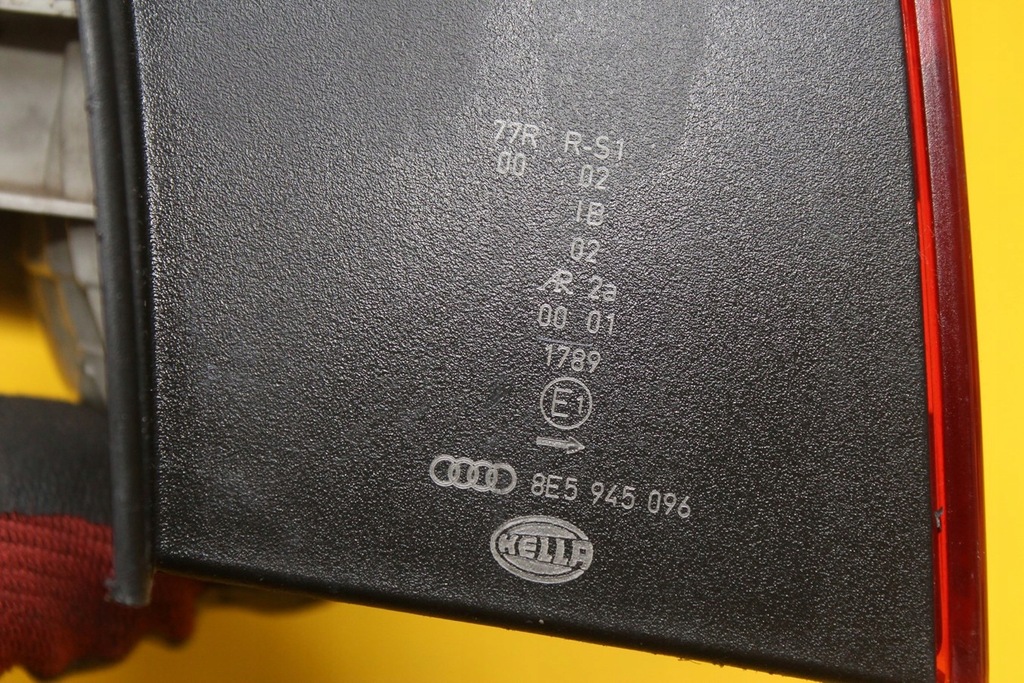 фото №8, Лампа правий задня a4 b7 8e5945096