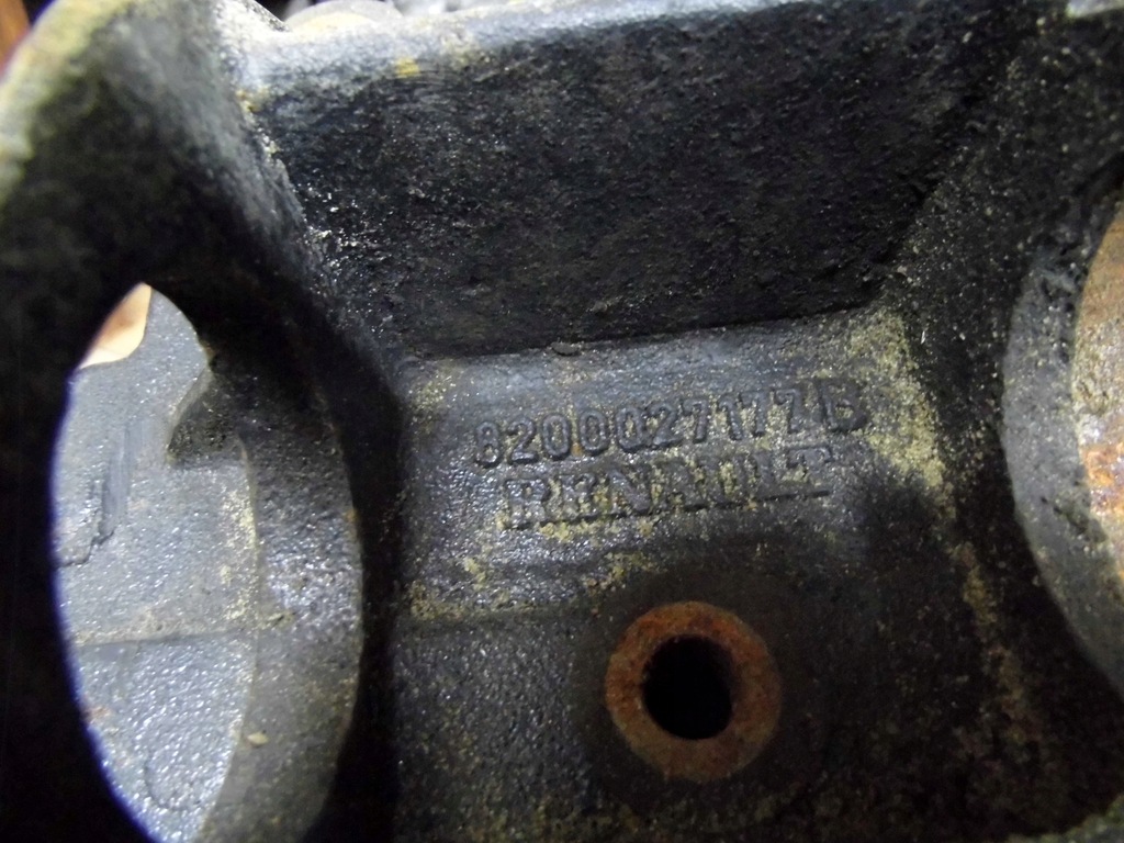 фото №5, Master movano 2.5dci опора полуось 8200027177