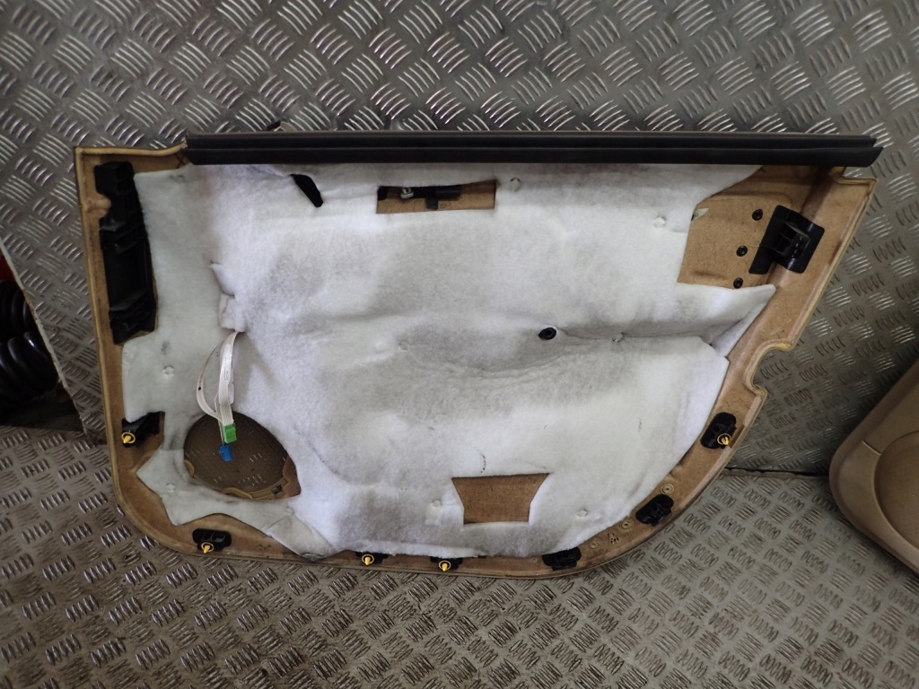 Mercedes ml w164 обшивка дверь перед передний левый a1647201370 n24 Недорого