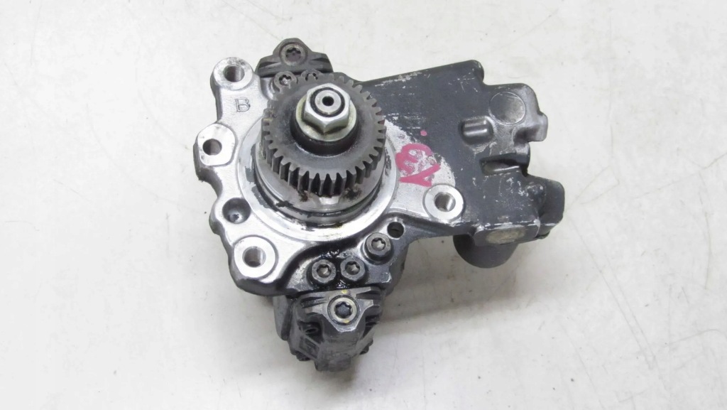 Купити Ssangyong rodius ii 2.0 насос упорскування a6710700101