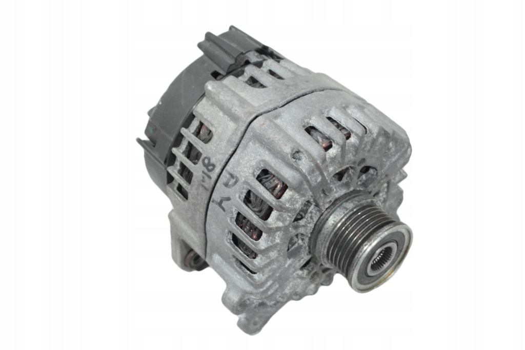 Купить Audi a4 a5 рестайлинг  2,0 tdi генератор 04l903024a