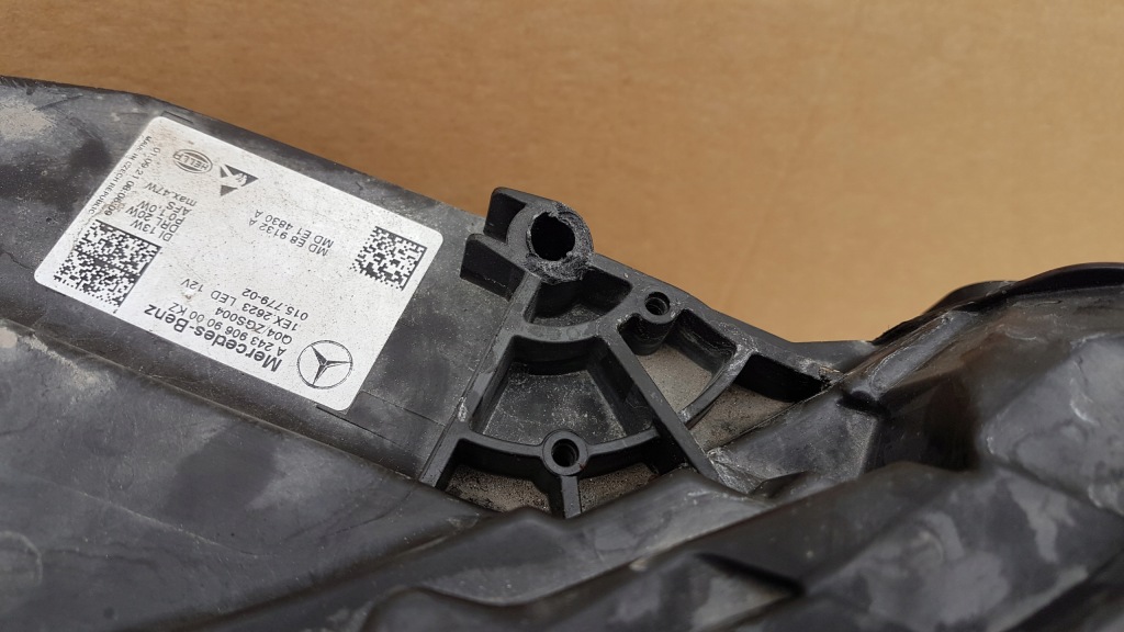 Фара перед правий mercedes w243 eqb eqa full led Оригінал