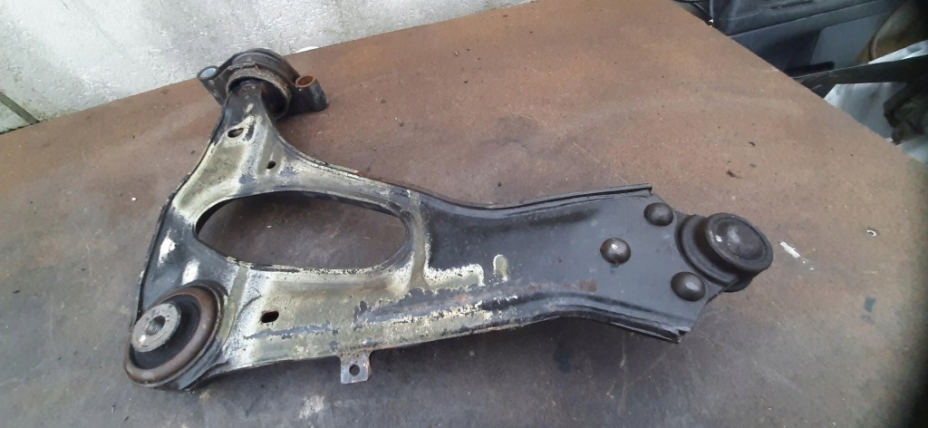 фото №9, Рычаг правый перед vito mercedes w447