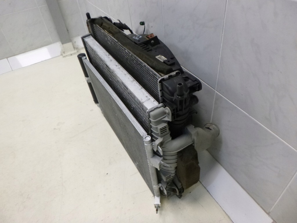 Jaguar xf комплект радіатор вентилятор ic kli 2.7d в Україні