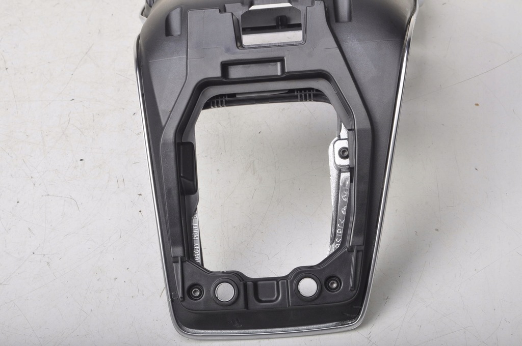 фото №8, Volvo v40 рамка панель консоль wodospad