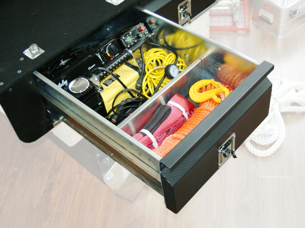 фото №11, Обшивка + направляющая холодильник waeco patrol y61/gu4