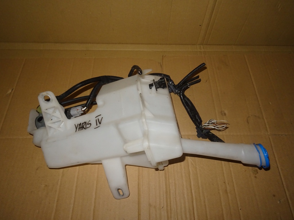 фото №1, Yaris iv бак омывателя