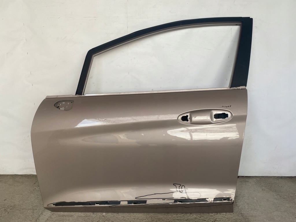 фото №2, Ford fiesta mk8 vignale дверь левая передние