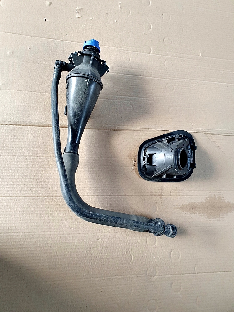 фото №1, Заливная горловина adblue jumpy expert iii proace 9810969380