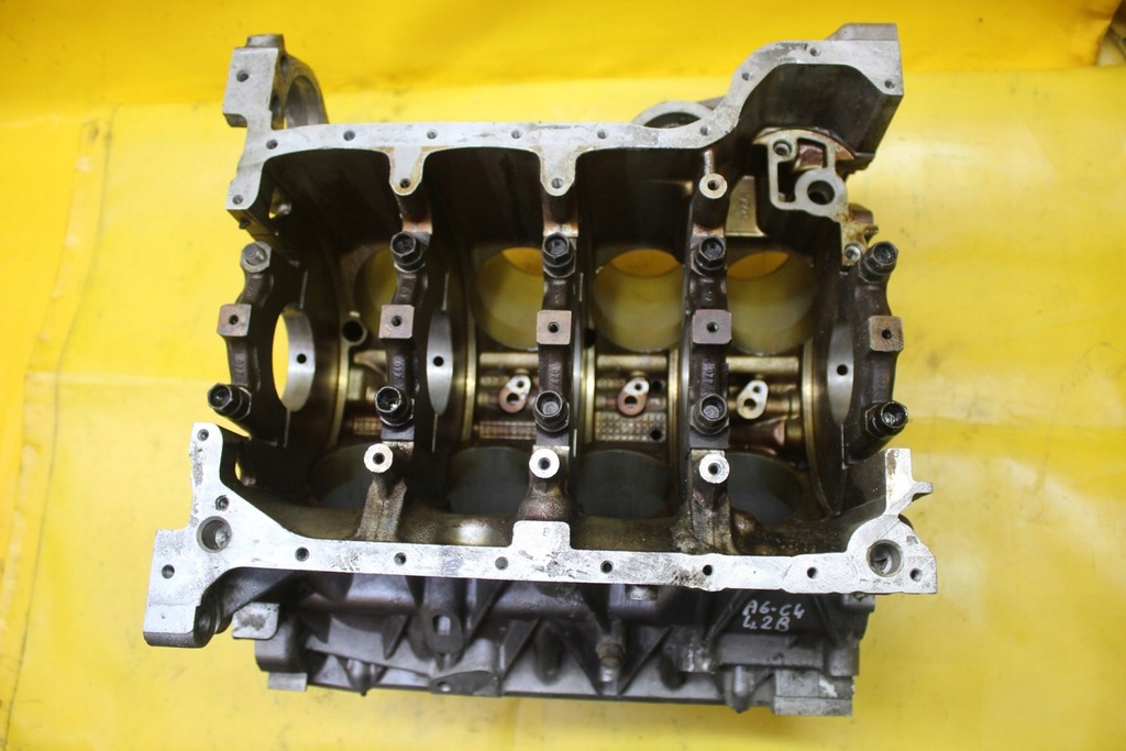 фото №9, Блок stolik do biura a6 c4 4.2 b v8 v10