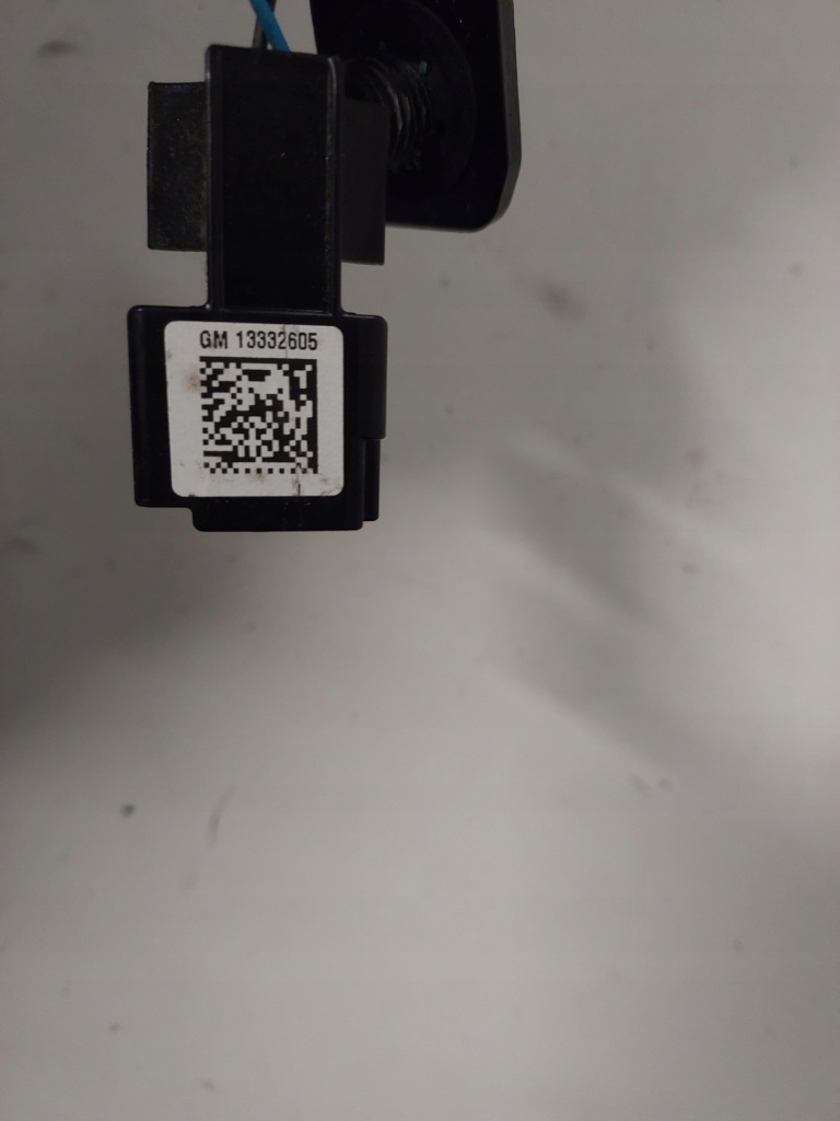 Кліпса поперечина перед opel insignia a 13332605 в Україні