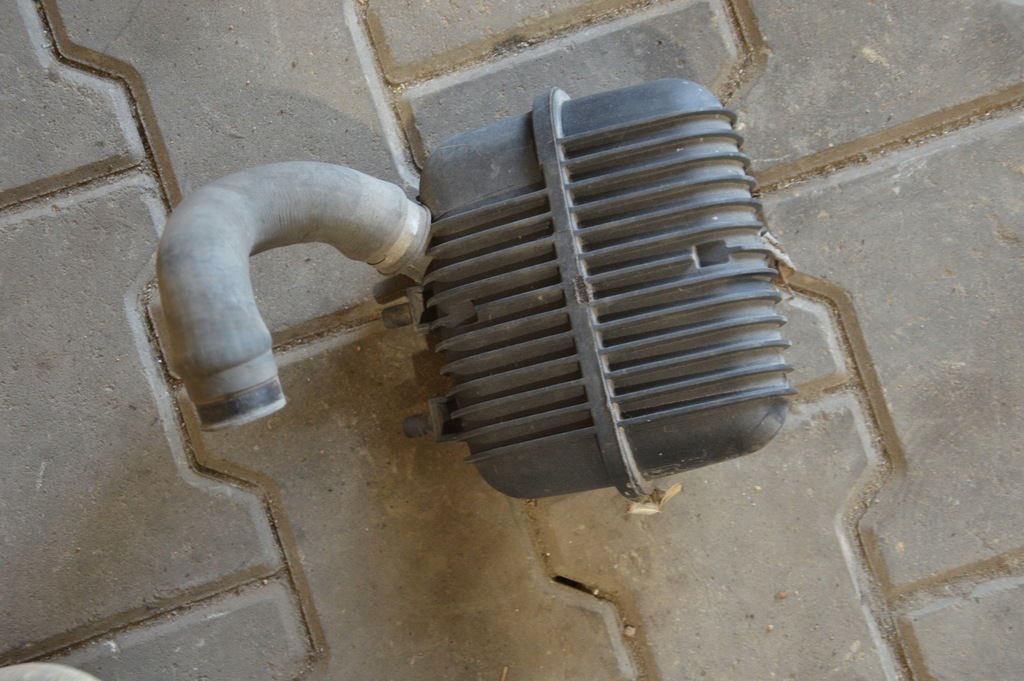 фото №1, Audi a6 c6 2.0 tfsi резонатор 8e0129955