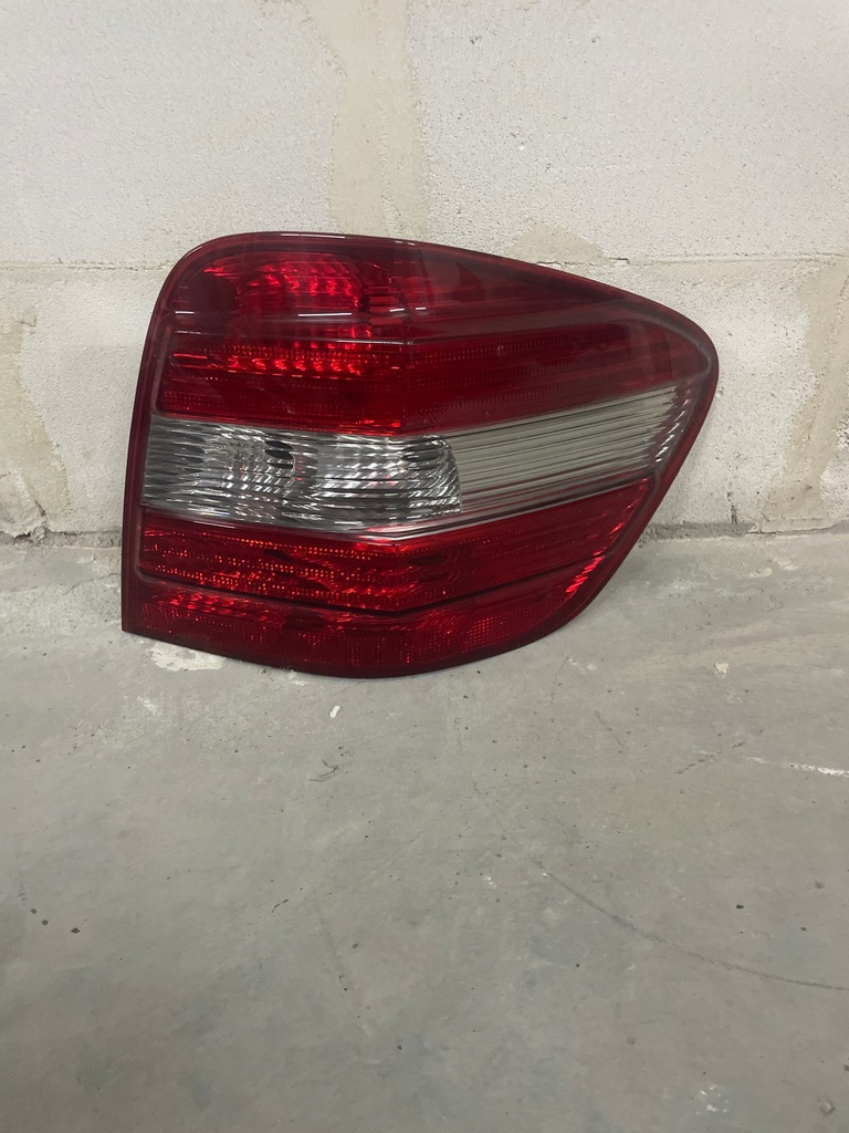 фото №1, Mercedes ml w164 лампа задняя задняя правая