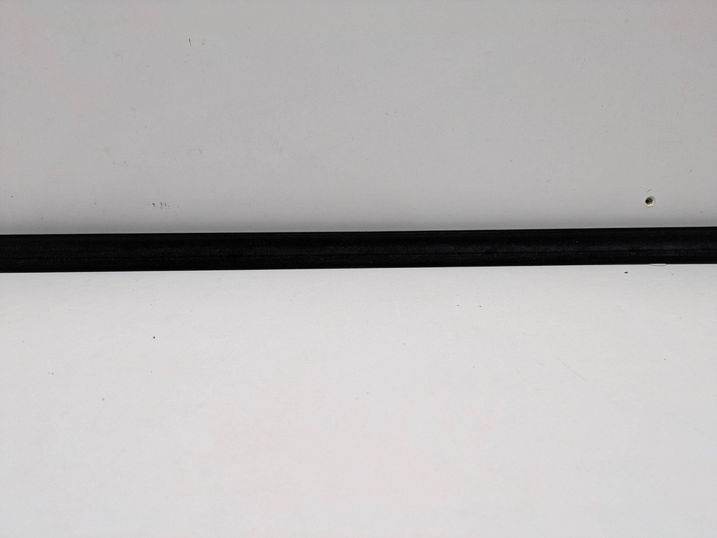 фото №7, Направляющая стекло дверь передних сторона правая audi q6 e-tron 85h837476c