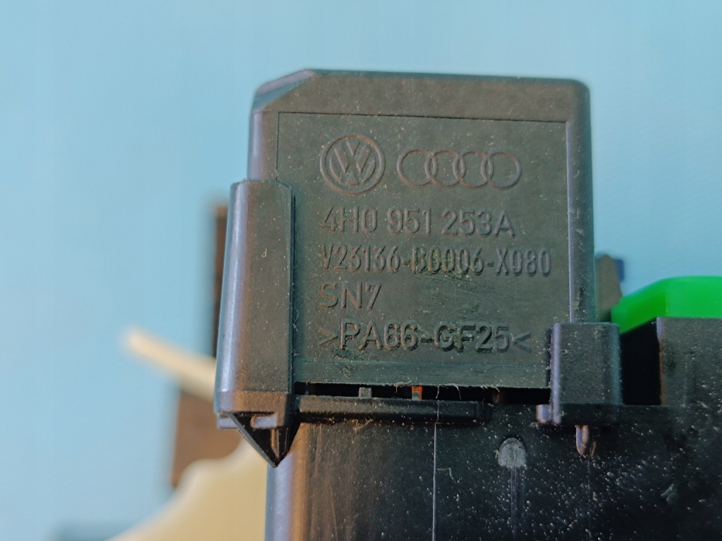 фото №14, Seat leon 4 iv fr combi 2.0tdi 110kw 2021r коробка предохранителей 5wa941395