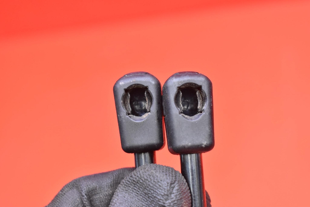 фото №5, Привід амортизатори кришки 7092162 ford focus mk3 kombi 11-15