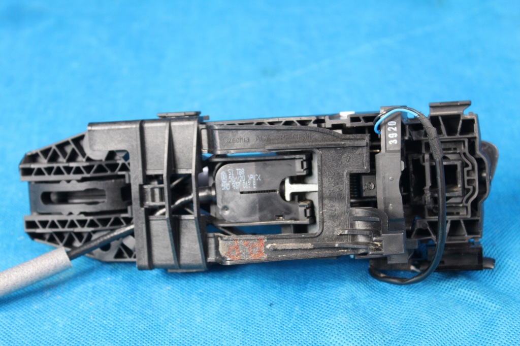 фото №5, Vw t-roc ручка права напрямна 2021r 5c5839885d 5g0837206n