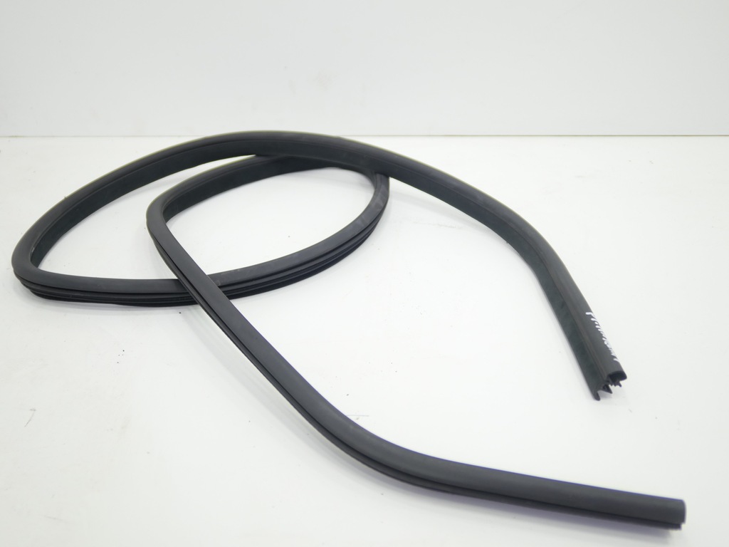 фото №1, Прокладка дверь перед правый maserati quattroporte v