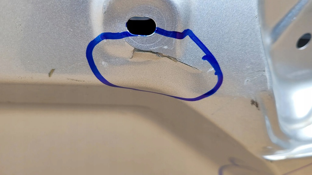 фото №8, Toyota yaris cross 21- крышка багажника багажника задняя fv