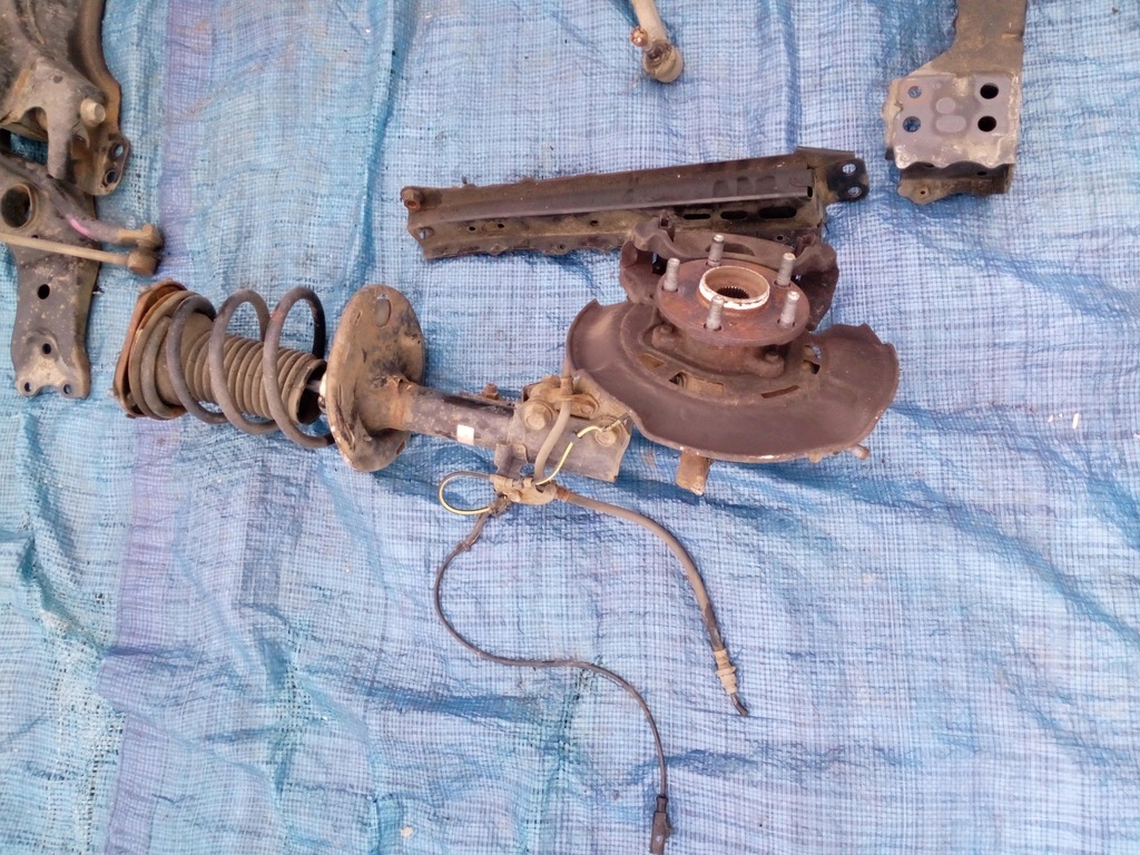 фото №5, Toyota verso 09- 2,0 2,2 поворотний кулак амортизатор лівий перед