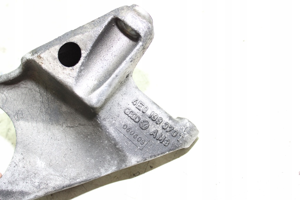 фото №4, Audi a8 d3 4.0tdi кронштейн двигуна 4e0199370t ase