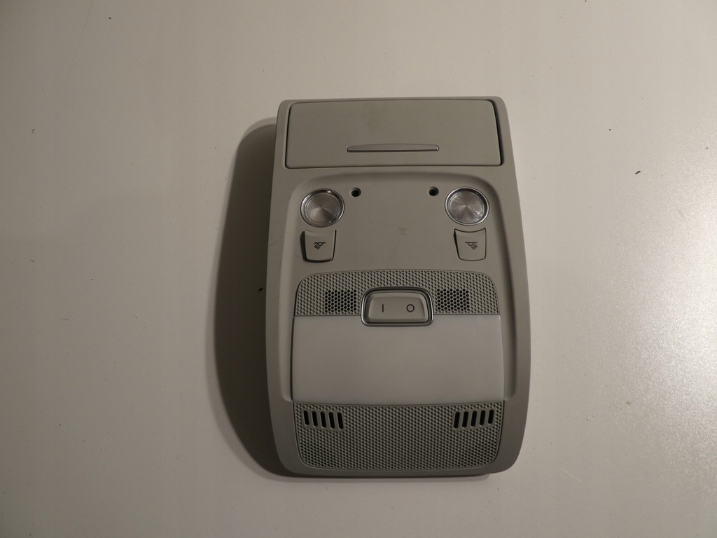 фото №1, Audi a4 a5 лампа освещение кабины 8t0947135bf