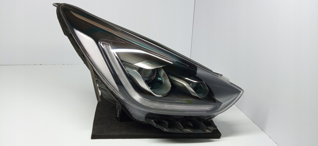 фото №1, Kia niro lift 19- лампа права перед full led eu 92102-g5