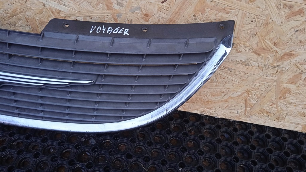 фото №4, Chrysler grand voyager iv решётка радиатора решётка радиатора