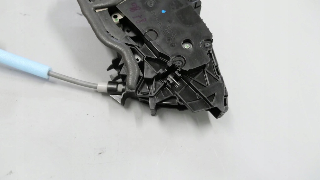 Bmw f40 замок дверь правый перед 7956142 Киев