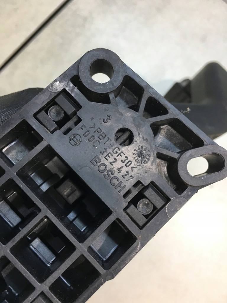 фото №6, Потенциометр газа citroen c3 i 1.4 0280752251 9646702180