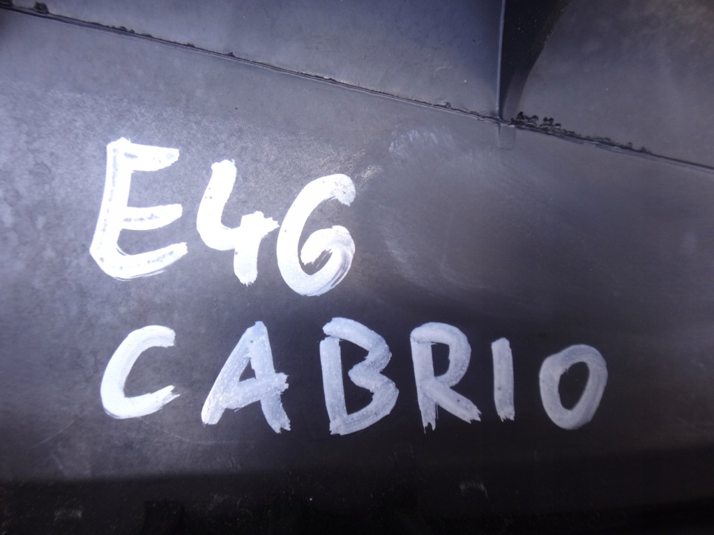 Обшивка правая  задний задний bmw e46 кабриолет  бежевый Киев