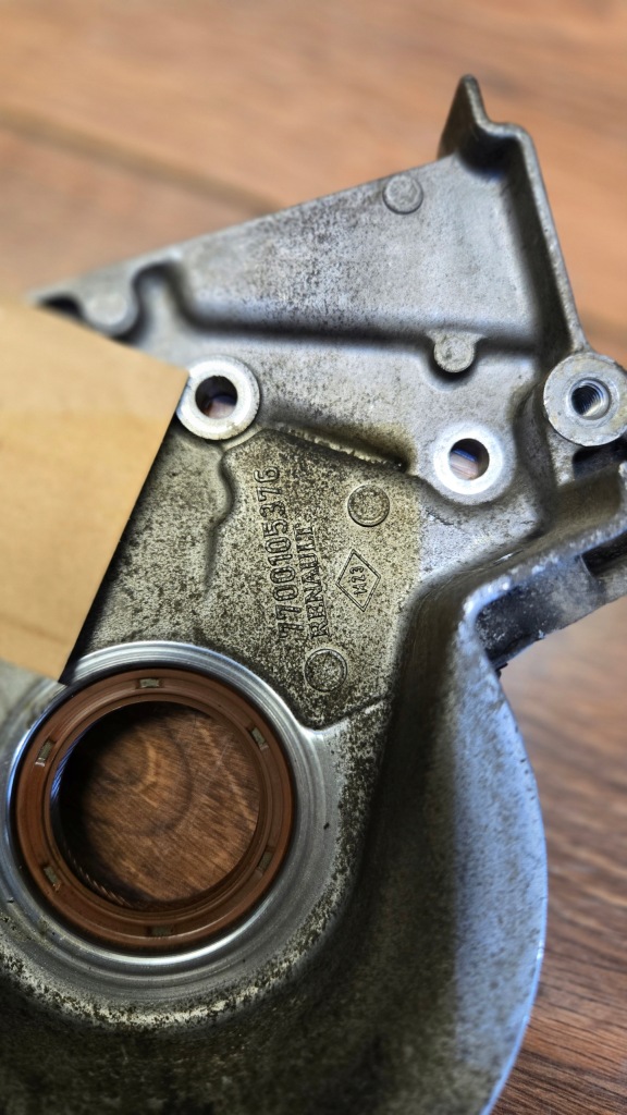 фото №1, Корпус вала 1.4 16v clio megane thalia scenic 7700105376