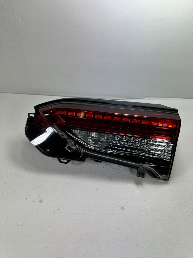 фото №1, Rav4 v lift лампа w крышка правая 81580-42080