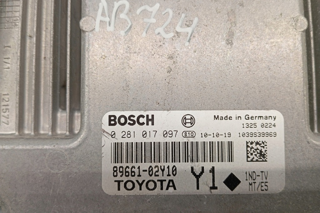 фото №8, Блок управляющий двигателя ecu toyota auris _e18_ 8966102y10 2014