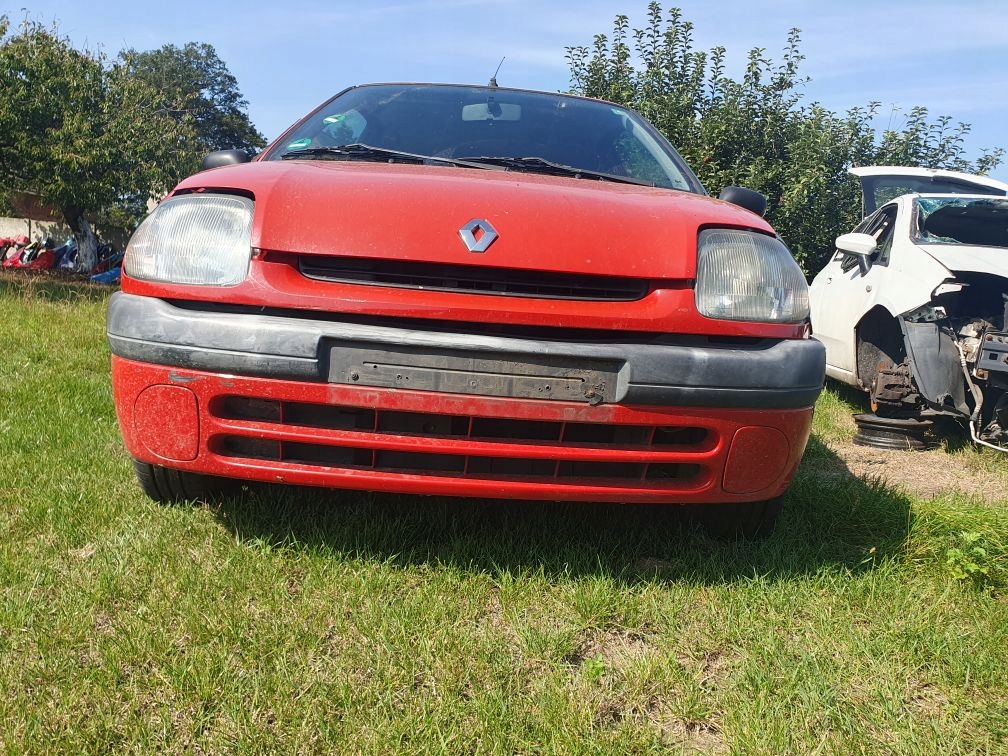 Купити Бампер передній перед renault clio ii 1998r przed lift 3d ov727